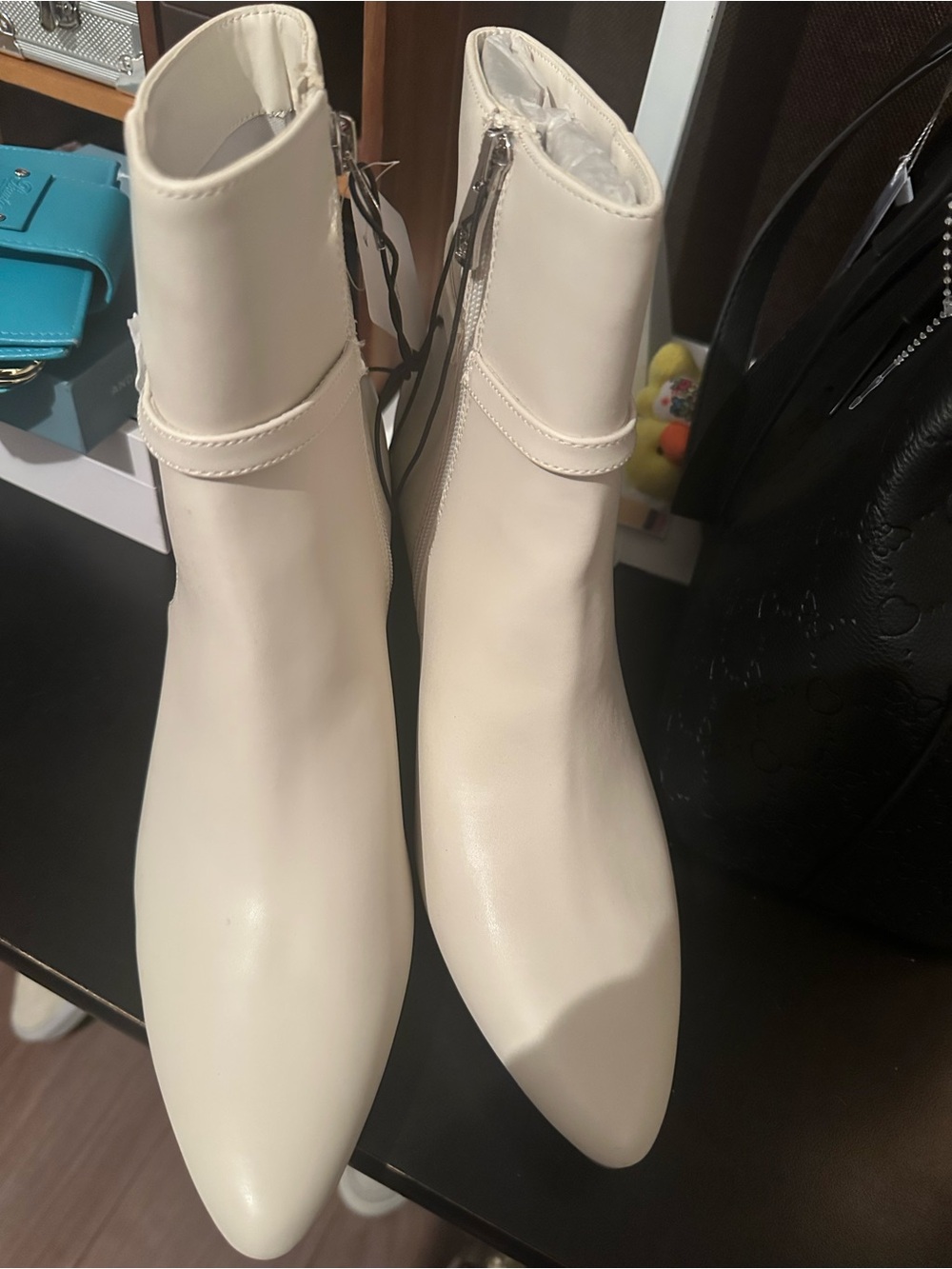 Liz Claiborne Off-White Pointed Toe Ankle Boots